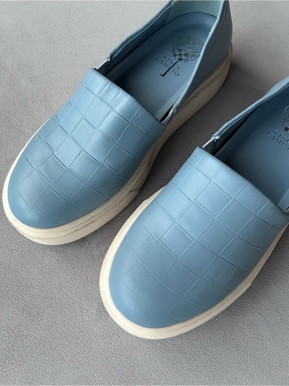 Vince Camuto ~ Abbinna Slip On Platform ~ Women’s Size 6 ~ Light Blue